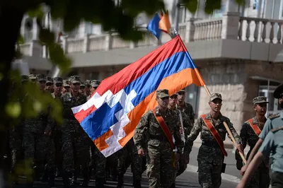 Уникальное знамя: как появился и что означает флаг российских армян? |  Армения и армяне | Дзен