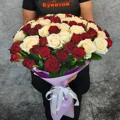 Букет с белыми розами в темной тишью #раск№4500 – ФлорАрт