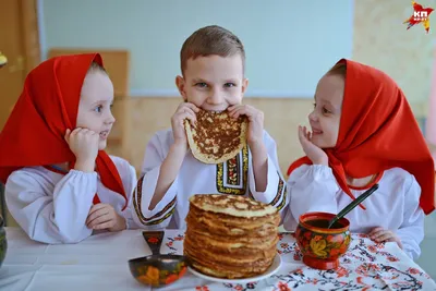 Где на Урале подешевели ингредиенты для блинов на Масленицу - Российская  газета