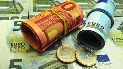 Курс евро на Московской бирже опустился ниже 97 рублей - РИА Новости,  