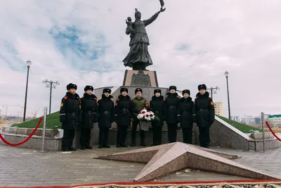 С Днём Отца в России, с Днём Матери в Якутии поздравили студенты МРТК!  Видео. | МРТК | Дзен