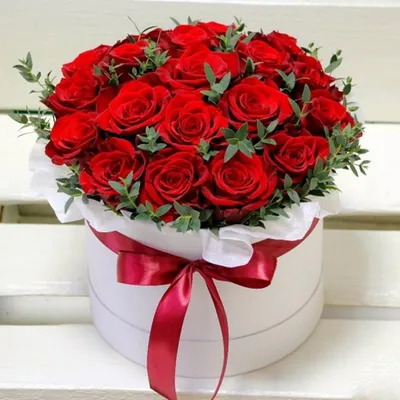Доставка цветов "Кустовые розы в шляпной коробке" - Доставкой цветов в  Москве! 10255 товаров! Цены от 487 руб. Цветы Тут