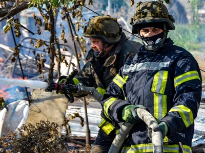 Тысячи спасенных жизней, более 430 тыс. обезвреженных взрывоопасных  предметов". Зеленский поздравил сотрудников ГСЧС Украины с Днем спасателя