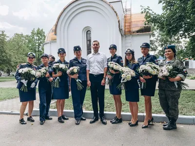 Голубые береты, троекратное «ура» и сладкий торт. Карпинские десантники  отпраздновали День ВДВ