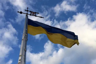 Значок «Флаг Украины», шлифованая эмаль, позолота, Артикул: 0001-01 купить  в Украине - «Герольдмастер»