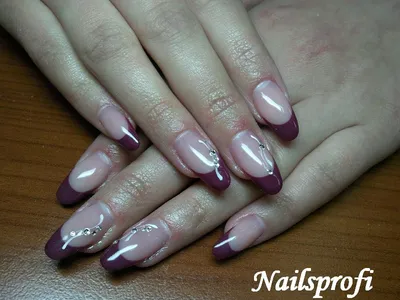 Французский маникюр на коротких ногтях - Студия красоты "NailsProfi"