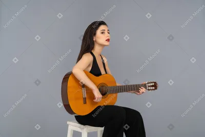 Девушка с гитарой | Пикабу