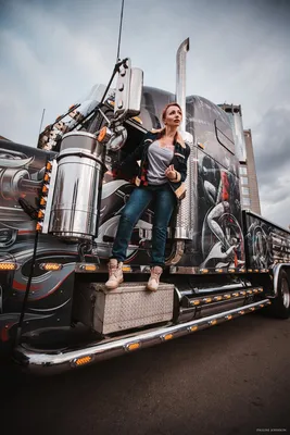 9 идеальных фотографий девушек рядом с грузовиками | Все о грузовиках –  Trucksplanet | Дзен