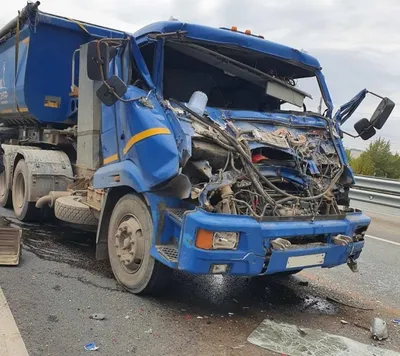 Два человека погибли в массовом ДТП с грузовиками в Воронежской области