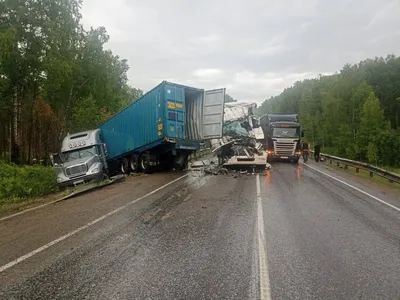 В аварии с грузовиками в Уярском районе погиб один человек |  |  Красноярск - БезФормата