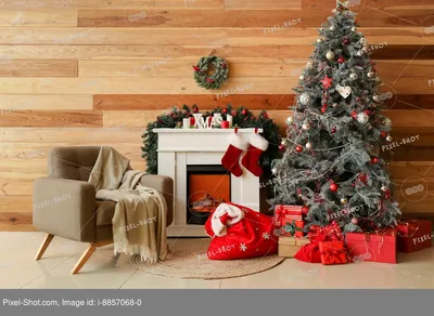 елка и подарки перед камином, картинки рождество, рождество, украшение фон  картинки и Фото для бесплатной загрузки