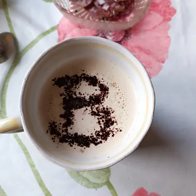 Чашечка кофе, на кофе рисунок …» — создано в Шедевруме