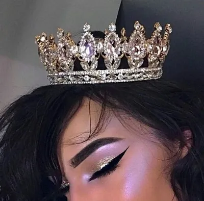 ✨fσllσw mє - ρɪитєяєѕт : šтαćιєкєατ✨ | Crown aesthetic, Stylish girl pic,  Beauty