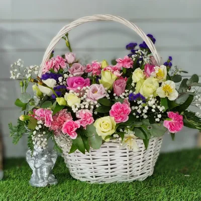 Огромная Корзина с цветами, Цветы и подарки в Домодедово, купить по цене  9900 руб, Цветы в корзине в КОМПЛИМЕНТ с доставкой | Flowwow