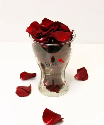Цветы Лепестки роз (1 упаковка) - цена 180 руб.