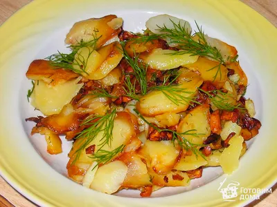 Жареная картошка с лисичками и луком на сковороде рецепт фото пошагово и  видео - 
