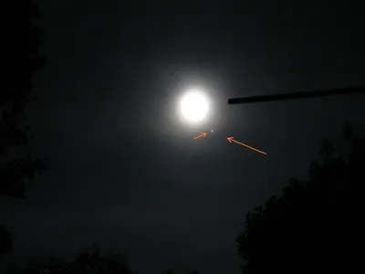 Что за объект рядом с луной ? (на 5 часов) | Пикабу