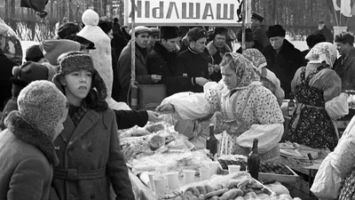 Масленица идет, блины да мед несет! Встречаем! Какие блинчики я буду  готовить в первый день масленичной недели | Повар.ру | Дзен