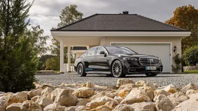 Новая BMW 5 серии против Mercedes-Benz E-класса: заочная битва немецких  бестселлеров - читайте в разделе Подборки в Журнале Авто.ру