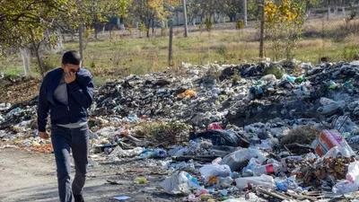 Без контейнеров для отходов: почему улицы бакинского поселка захламлены  мусором - , Sputnik Азербайджан