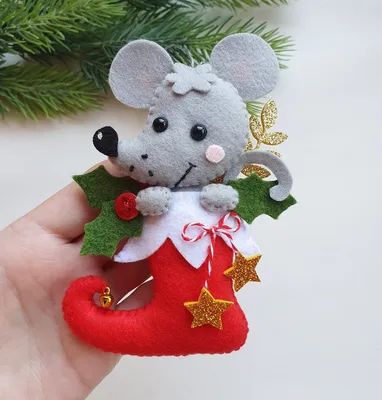 Раскраска Мышки украшают елку | Новогодние раскраски распечатать