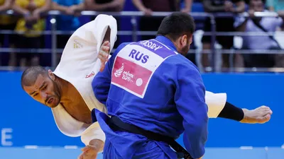 Aika "Яркость и стиль в спорте" Футболка с надписью Judo (Дзюдо)