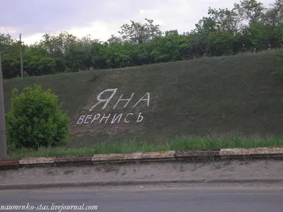 Купить Женская футболка черная с белой надписью "П'яна та п'яненька, Дві  великі різниці" по лучшей цене в Киеве и Украине