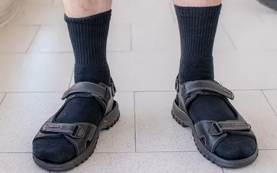 Как нужно носить носки с летней обувью