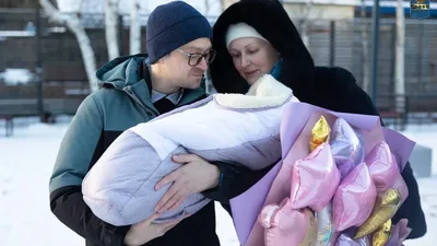 Семьи с первенцем в Пуровском районе получили подарки | Север-Пресс