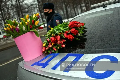 Выксунских автоледи поздравили с праздником |  | Выкса -  БезФормата