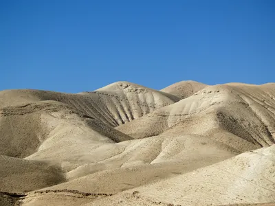 Denuded ландшафт выветренный пустыней Сахара Стоковое Фото - изображение  насчитывающей пустыни, эрг: 18295770
