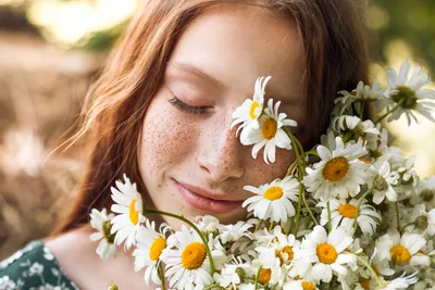 Фото Девушка с ромашками у лица, фотограф Garipova Elina