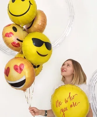 Шар "Смайл влюблённый" - Воздушные шары с гелием | ШарВау - Доставка и  оформление воздушными шарами в Москве и МО