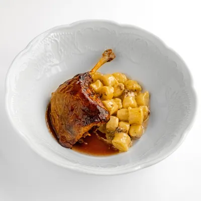 Рецепт салата из утки с припущенными помидорами черри с фото пошагово на  Вкусном Блоге