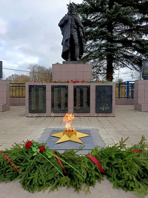 Под Калининградом на воинском мемориале «горит» нарисованный Вечный огонь  (фото) - Новости Калининграда - Новый Калининград.Ru