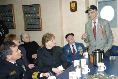 File:На праздновании годовщины дивизии - встреча с ветеранами.jpg -  Wikimedia Commons