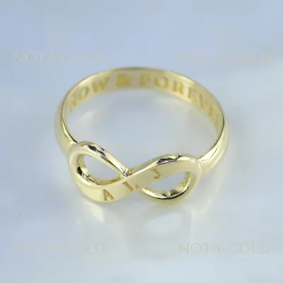 Золотое кольцо со знаком бесконечности, гравировкой и инициалами (Вес: 3,5  гр.) | Купить в Москве - Nota-Gold