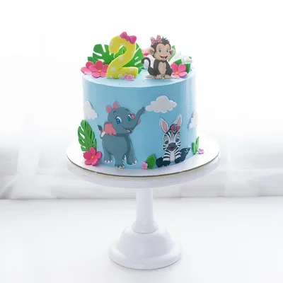 Милые зверюшки на день рождения малышки. ☺ Меня так умилияет эта обезьянка  🙈🙈🙈 Внутри клубника-безе с ванилью 😊 #cakery #cakedank… | Cake,  Desserts, Cake stand