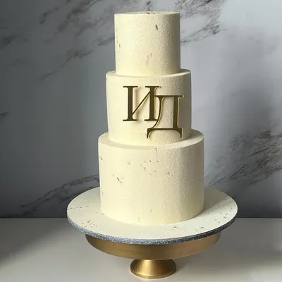 Свадебный торт в стиле «Минимализм» с велюром и топпером, Кондитерские и  пекарни в Самаре, купить по цене 16000 RUB, Свадебные торты в   с доставкой | Flowwow