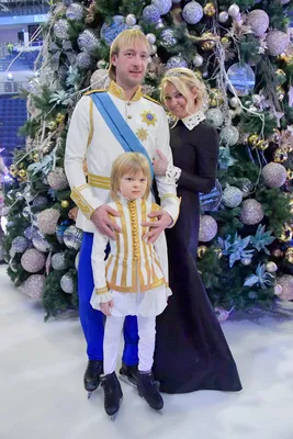 5-летний сын Плющенко и Рудковской вошел в список самых красивых детей мира  - 