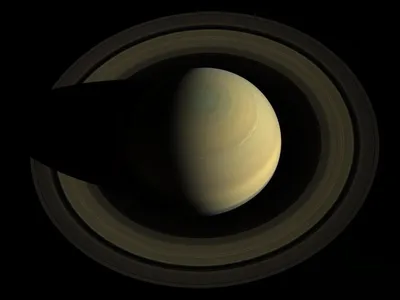 НАСА выложили очередное фото Сатурна, сделанного с телескопа Хаббла | Пикабу