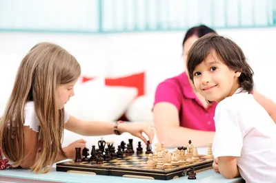 Шахматы - онлайн обучение ♟️ для детей 🏫 дистанционные уроки по шахматам в  школе Skysmart