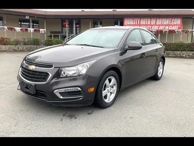 Chevy tweaks Cruze looks, upgrades connectivity