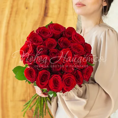 Купить шикарный букет из белых роз в интернет-магазине "Цветочная Феерия" в  Москве за 49999 руб.