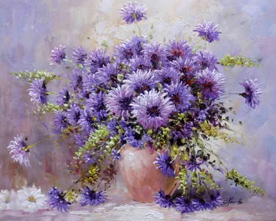 Красивые сиреневые цветы в вазе на столе :: Стоковая фотография ::  Pixel-Shot Studio