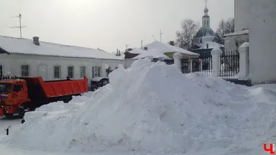 Снегопад в городе: улицы Хабаровска во власти стихии - 