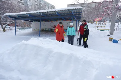 Снежные горки" строят в Корсакове - 