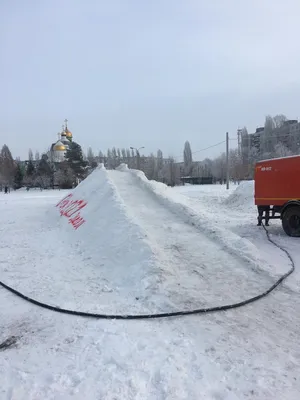 Ледяные и снежные горки 2023-2024 в Москве: адреса, расписание площадок,  цены