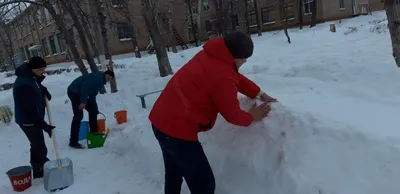 Зимняя горка для детей на даче - делаем своими руками