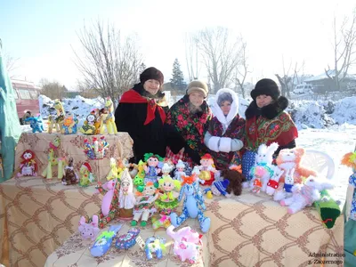 Строительство снежного городка началось на главной площади Дзержинска |  Информационное агентство «Время Н»